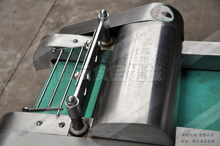 880�Ͷ๦���в˙C����M�D