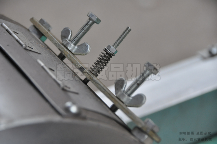 880�Ͷ๦���в˙C����M�D