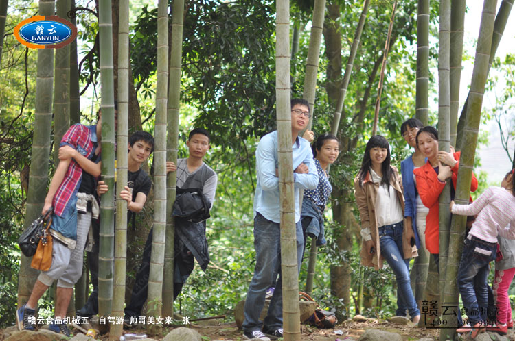 帥哥美女來(lái)一張