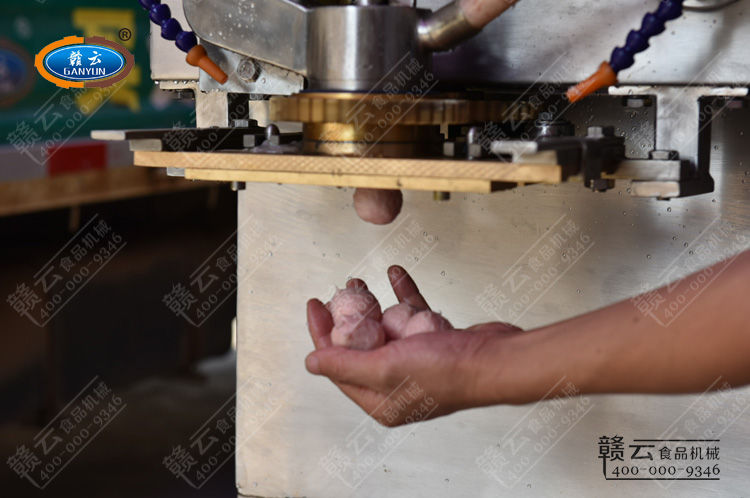 試機(jī)成型包心肉丸